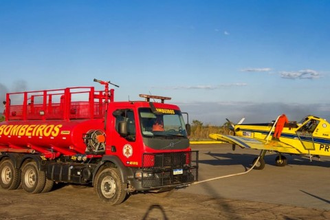 Prefeitura de Barra do Garças em parceria com Corpo de Bombeiros mobiliza duas aeronaves no combate às queimadas no Parque Estadual da Serra Azul