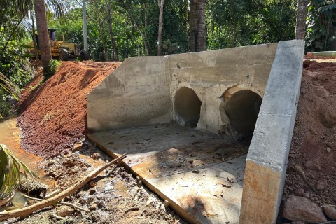 Prefeitura de Barra do Garças inicia nivelamento e terraplanagem da estrada de acesso ao Lar dos Idosos