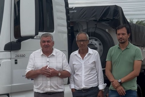 Prefeito Adilson agradece deputado Eugênio por carreta destinada à agricultura familiar de Barra do Garças