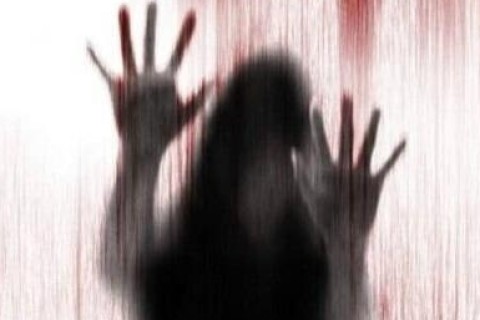 Ex-marido invade casa, mata mulher a facadas e esfaqueia a filha em MT