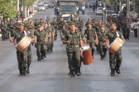 INDEPENDÊNCIA DO BRASIL: Desfile cívico-militar será realizado neste domingo (07)