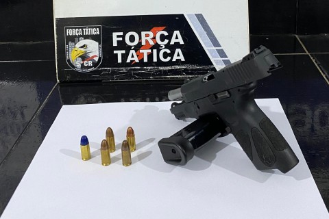 Homem é preso  ameaça, posse ou porte ilegal de arma de fogo.