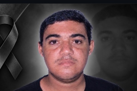 Um grave acidente de trânsito registrado no início da noite de domingo (25/10) terminou com a morte do motociclista