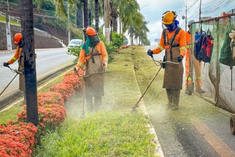 Prefeitura de Barra do Garças realiza serviços de limpeza e roçada na Avenida Valdon Varjão