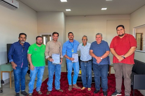Prefeitura de Barra do Garças entrega alvará de funcionamento para um dos maiores confinamentos do Vale do Araguaia